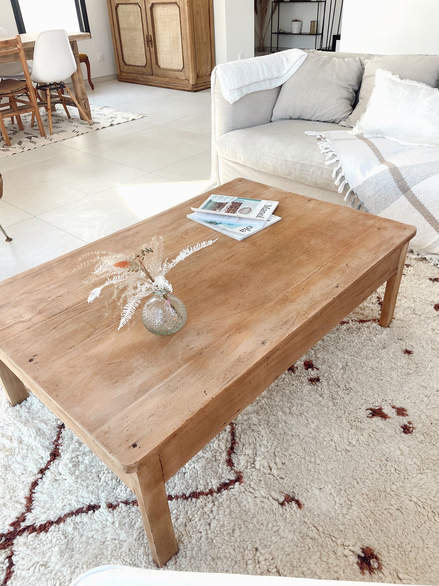 Grande Table basse en bois brut vintage