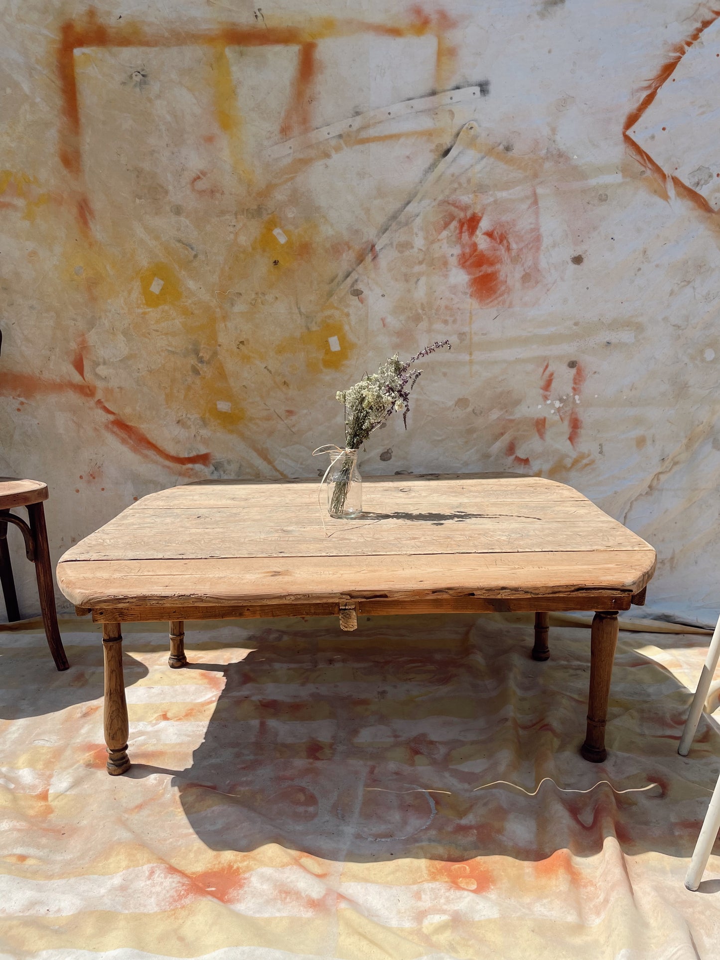 Table basse rustique en bois ancien