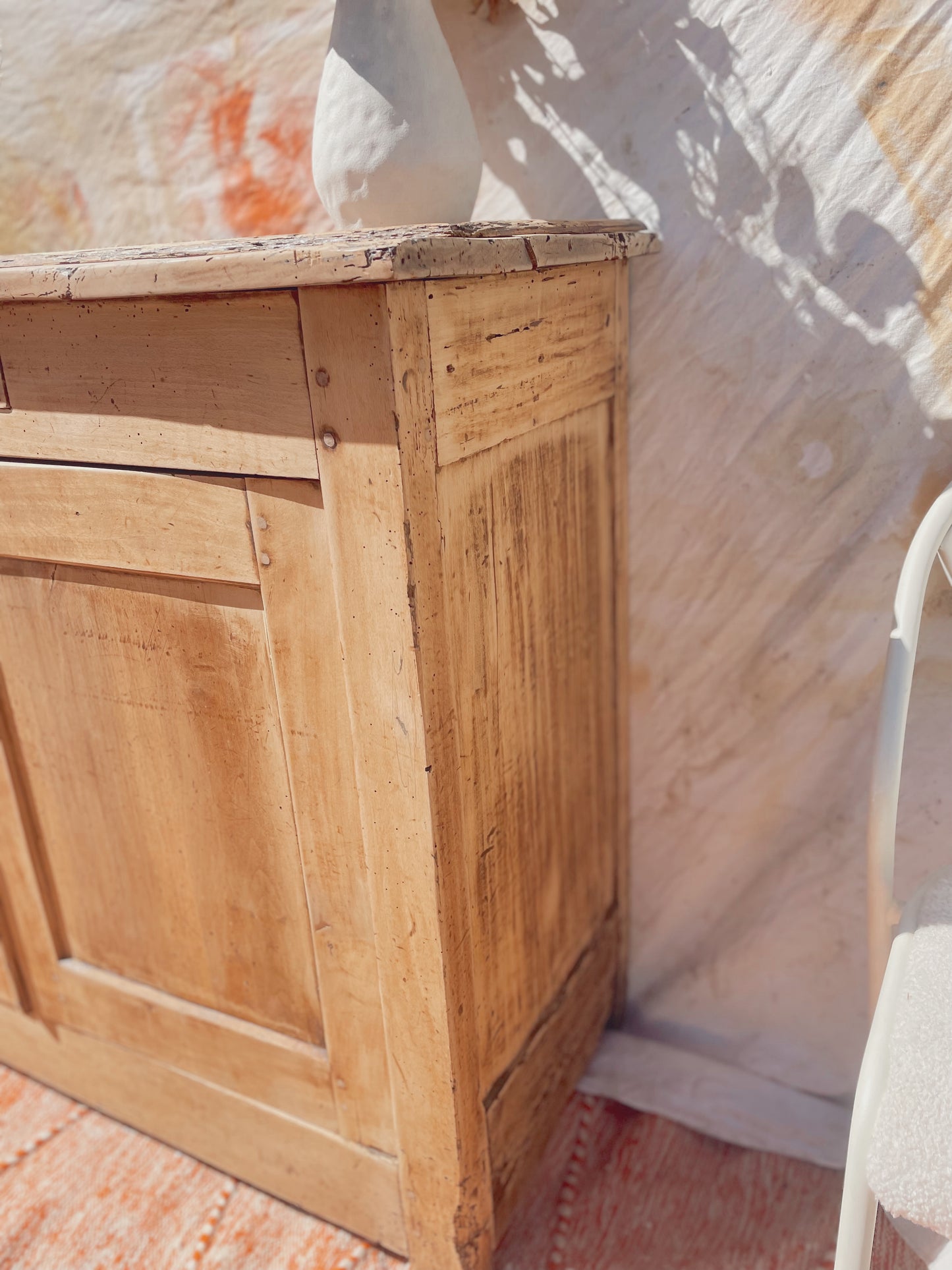 Buffet parisien vintage bois brut boheme et rustique