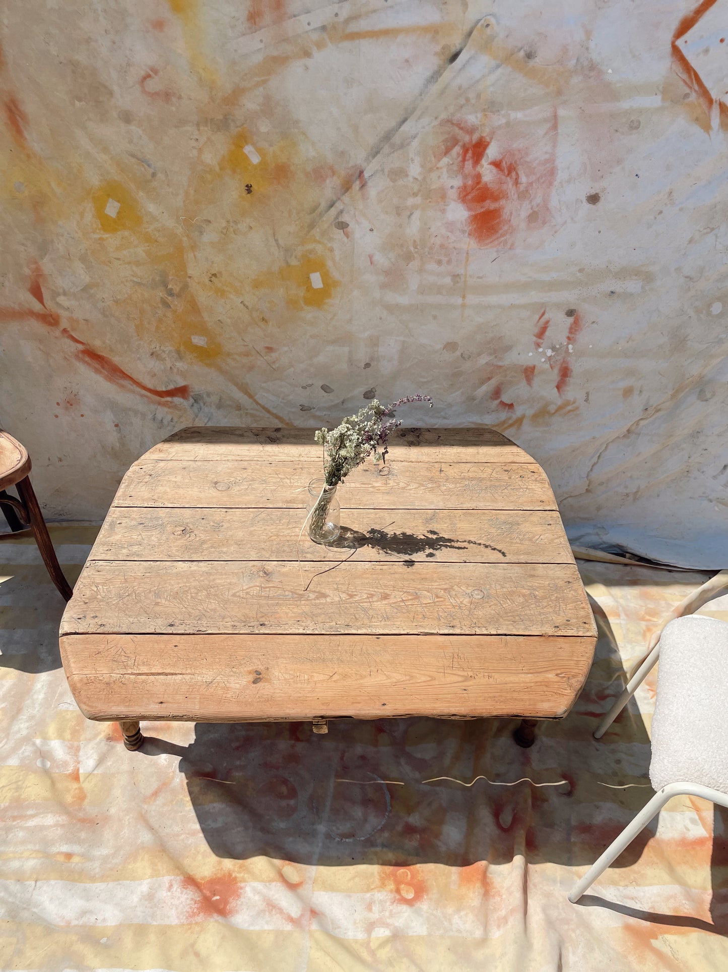 Table basse rustique en bois ancien
