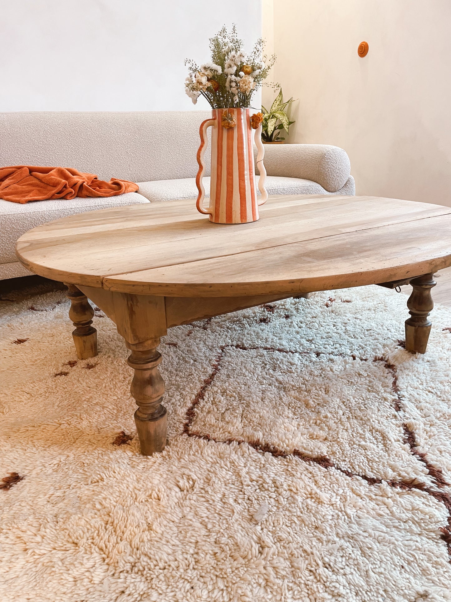 Table basse ronde en bois massif – plateau à abattants