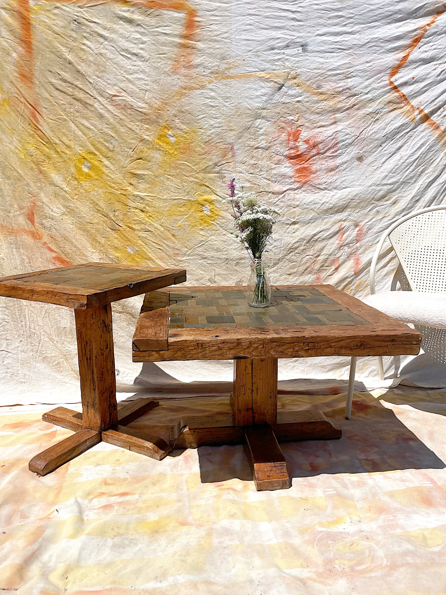 Ensemble de Tables basses en bois massif et grès naturel