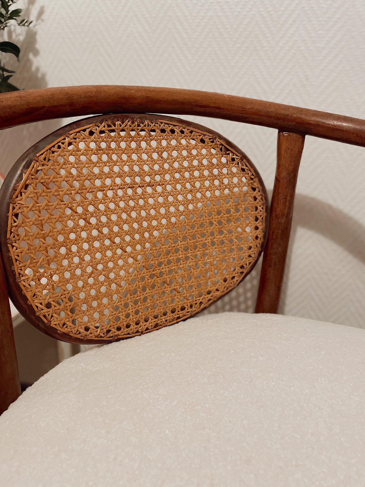 Fauteuil vintage bois courbé, cannage et bouclette
