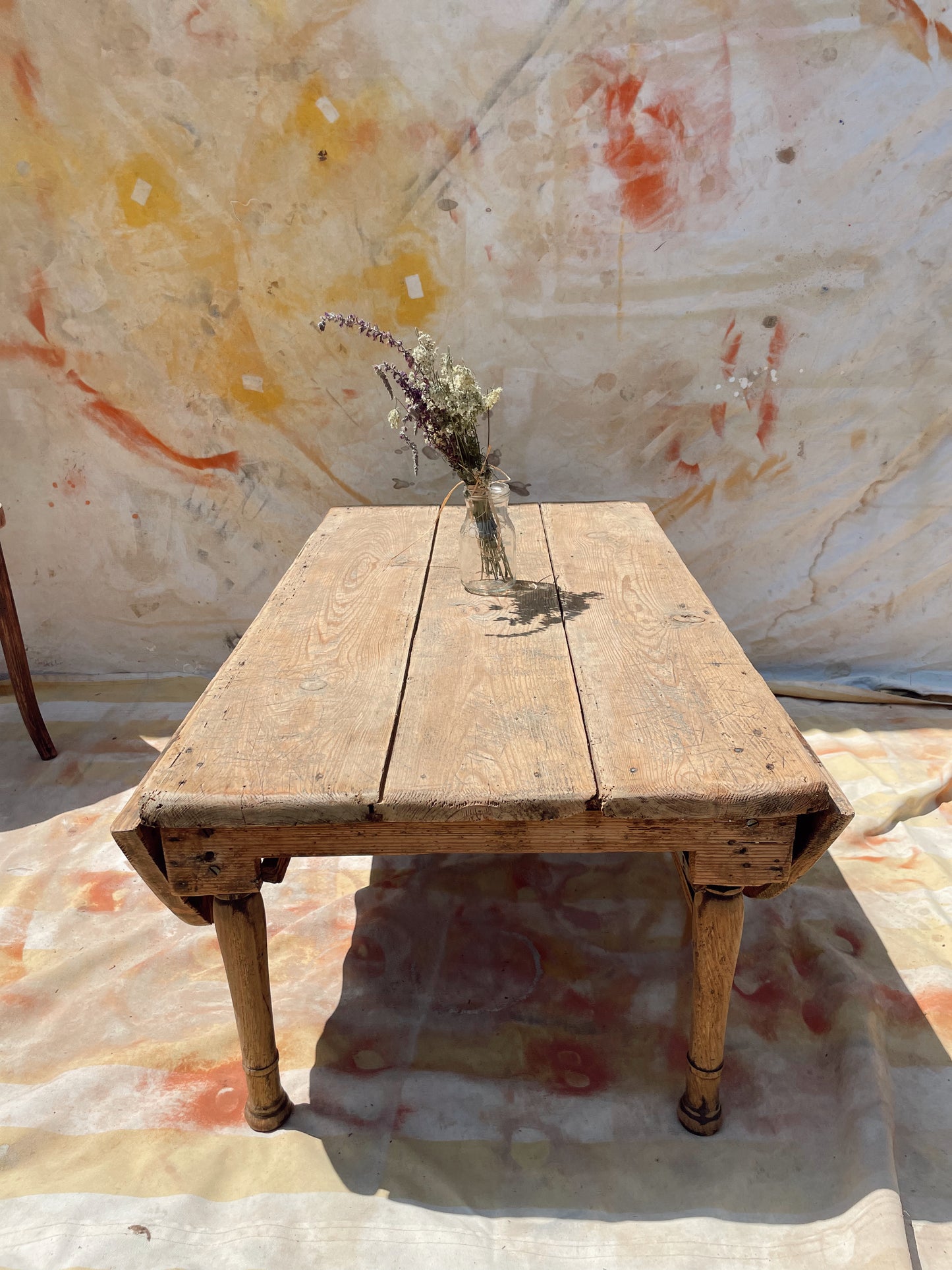 Table basse rustique en bois ancien
