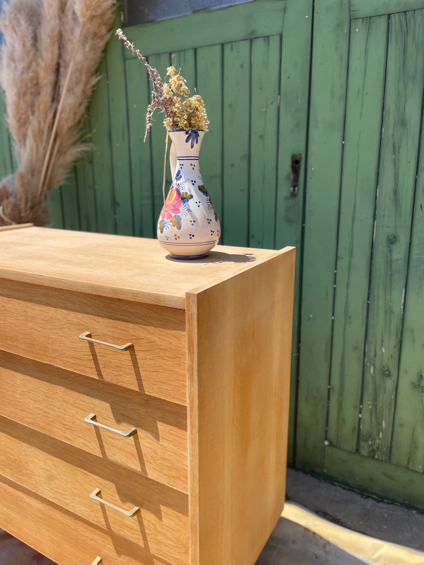 Commode vintage bois décapé pieds fuseaux