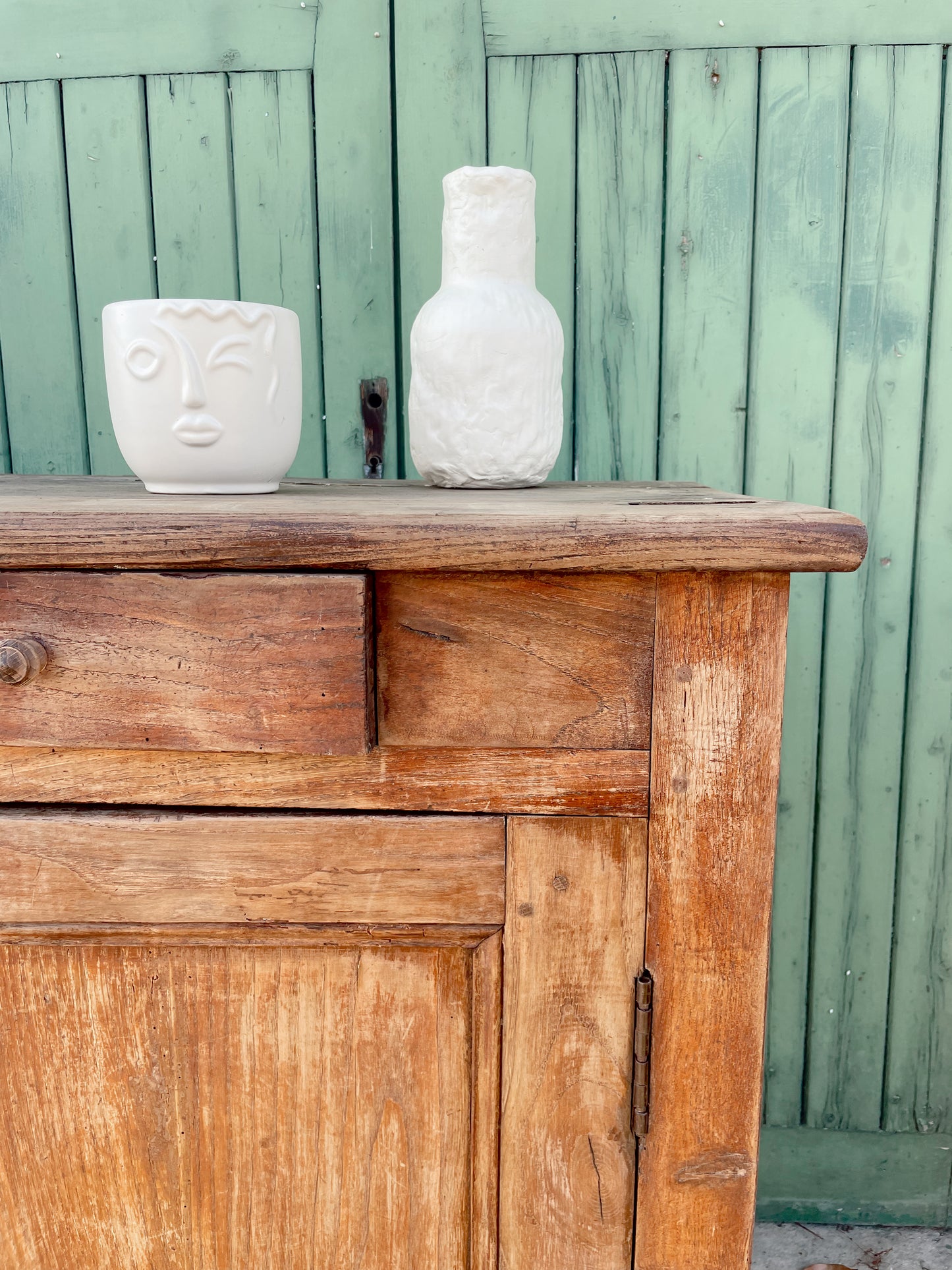 Buffet rustique patiné