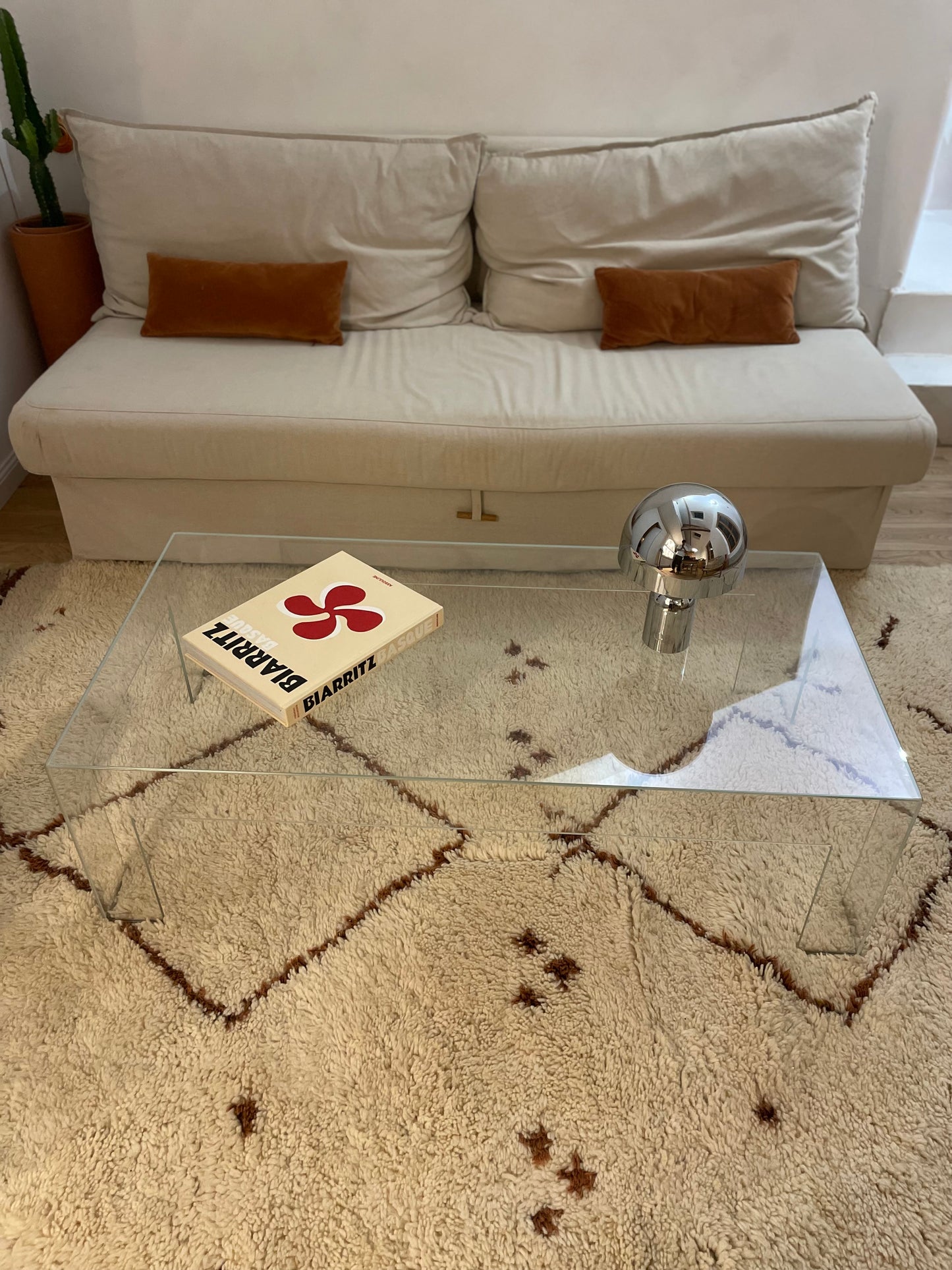 Table basse GLAS Italia en verre courbé – design italien minimaliste