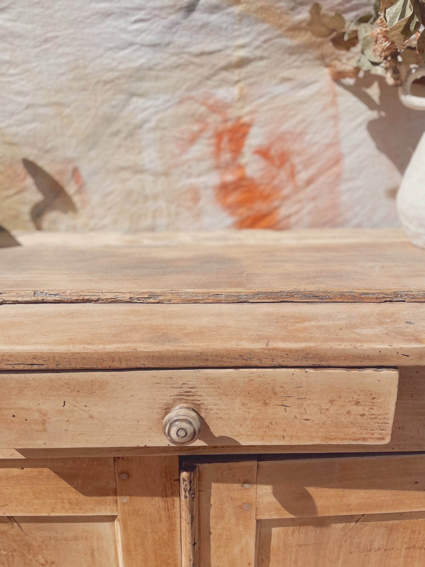 Buffet parisien vintage bois brut boheme et rustique