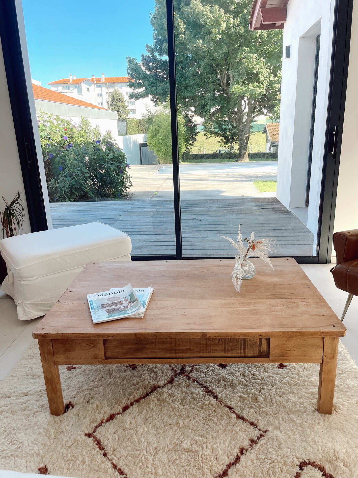 Grande Table basse en bois brut vintage