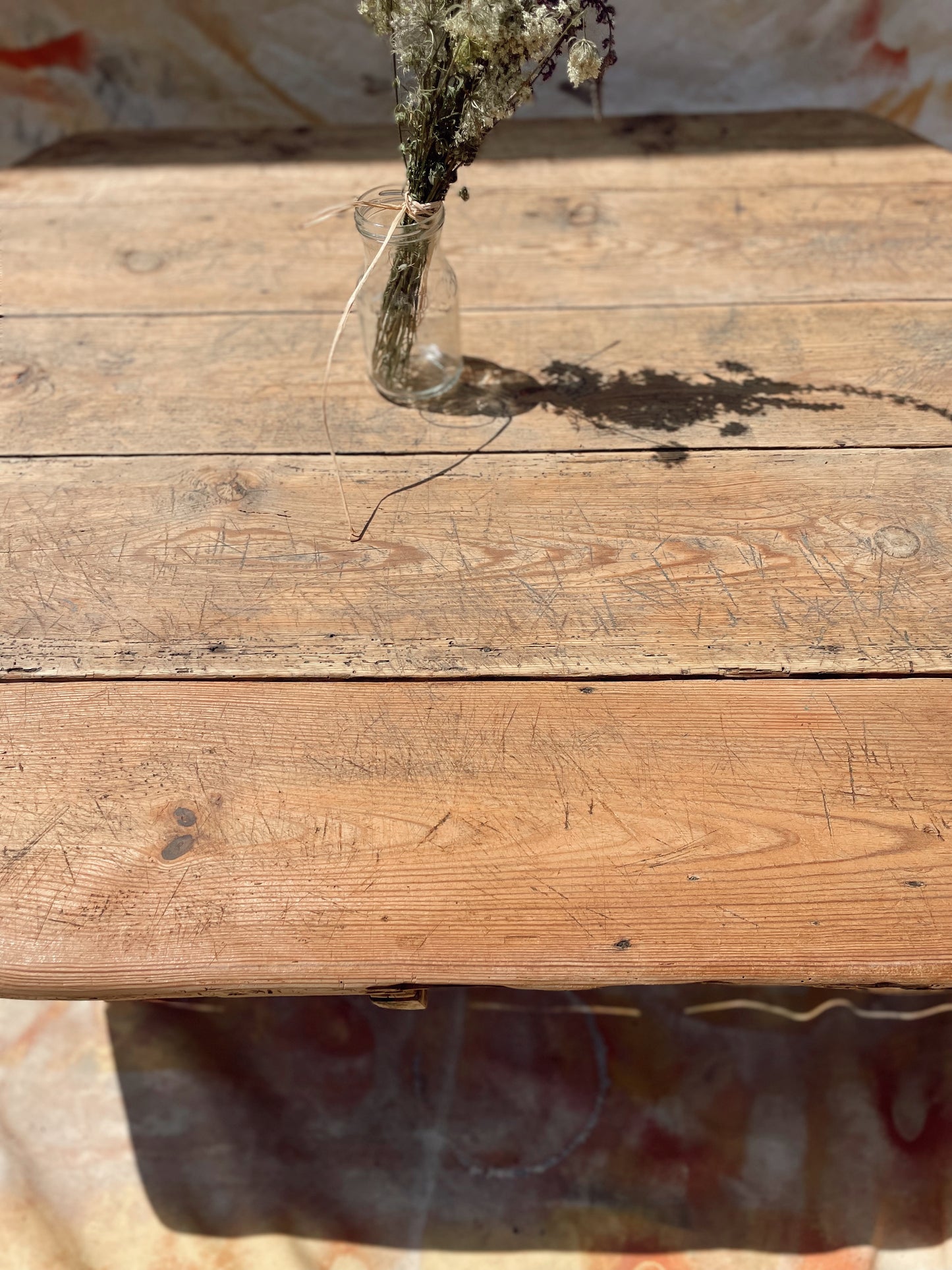 Table basse rustique en bois ancien
