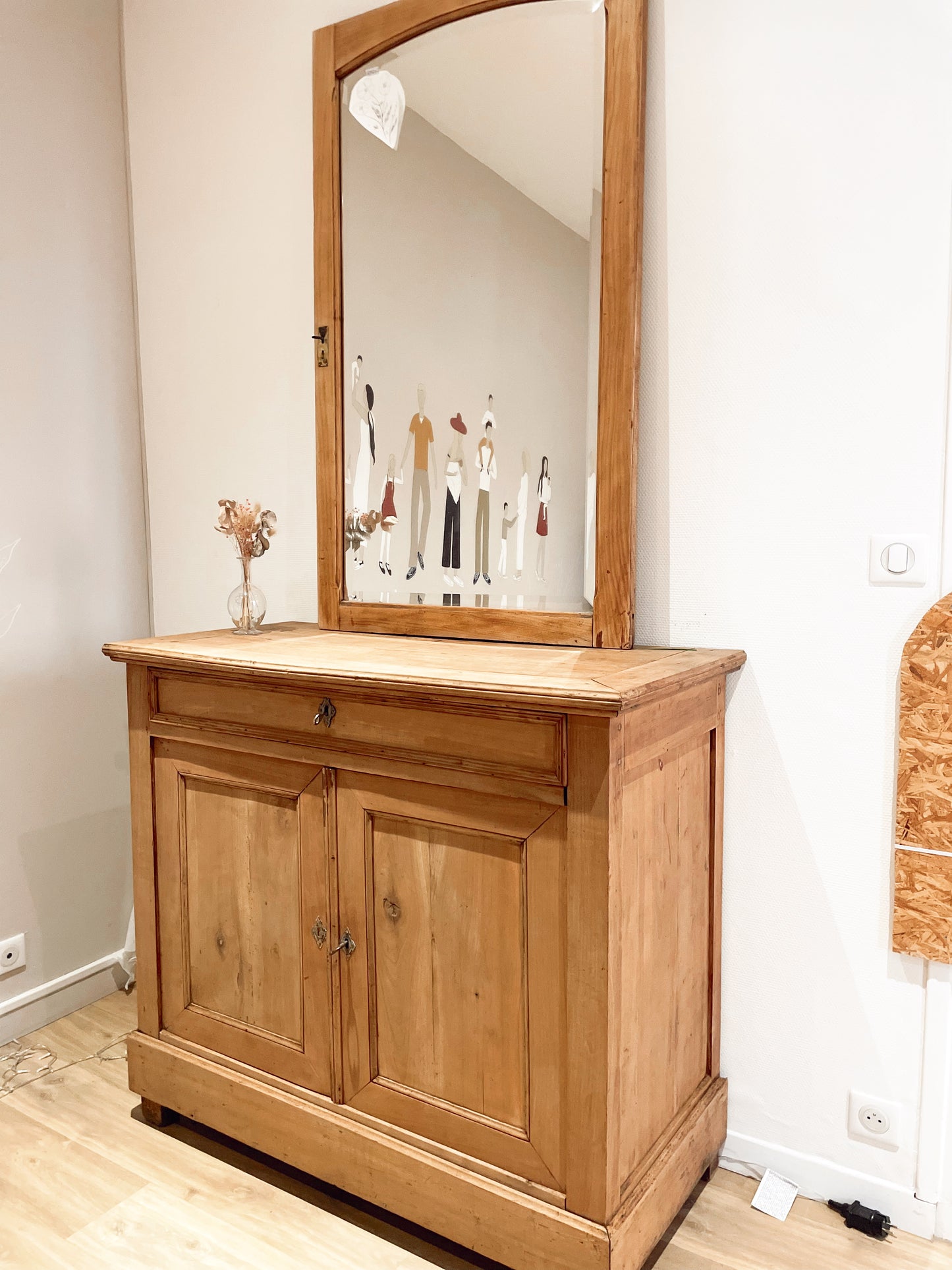 Buffet vintage et classique en bois brut