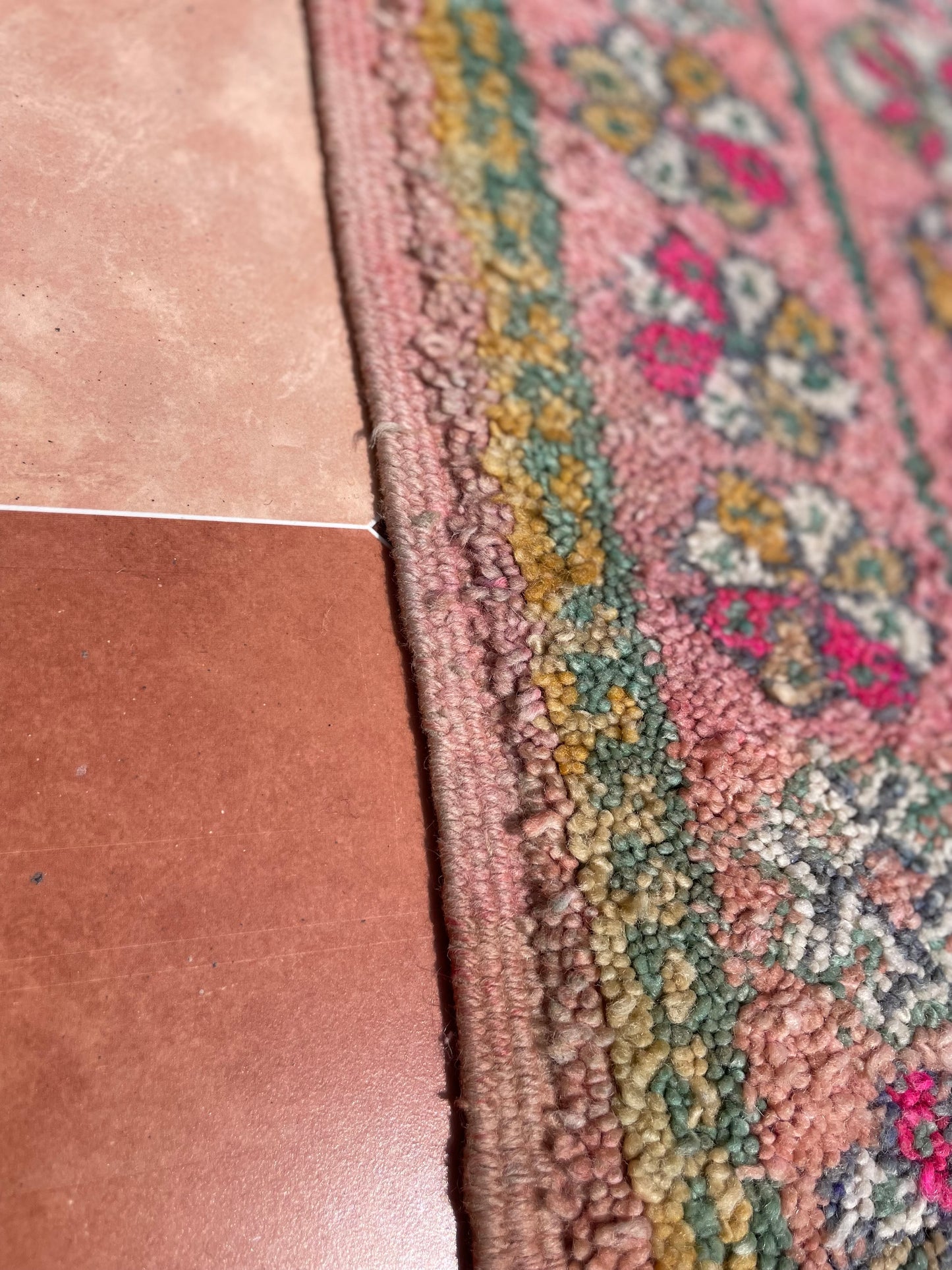 Magnifique grand Tapis berbère Beni M’Guild vintage