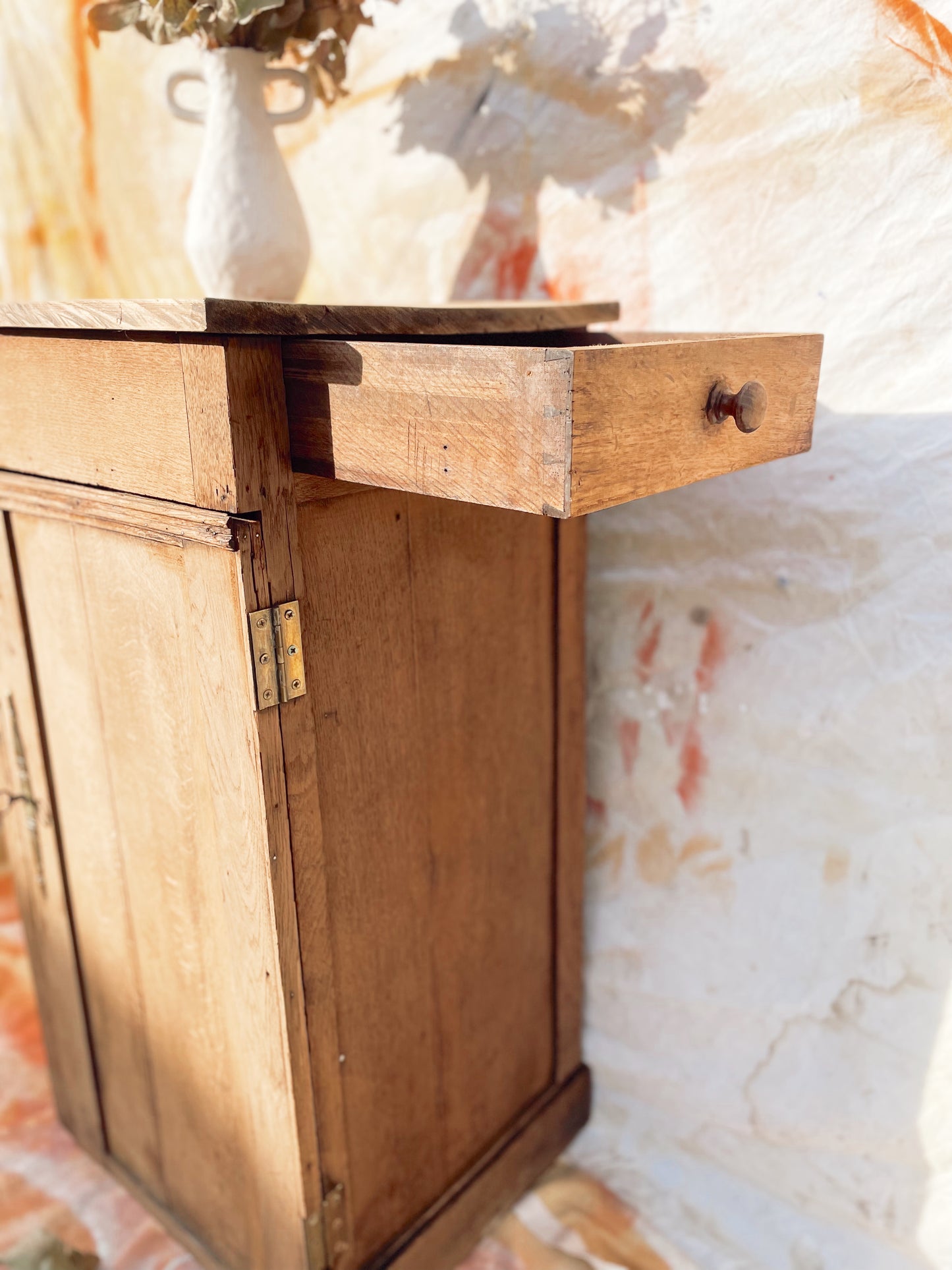 Meuble d’appoint vintage bois brut