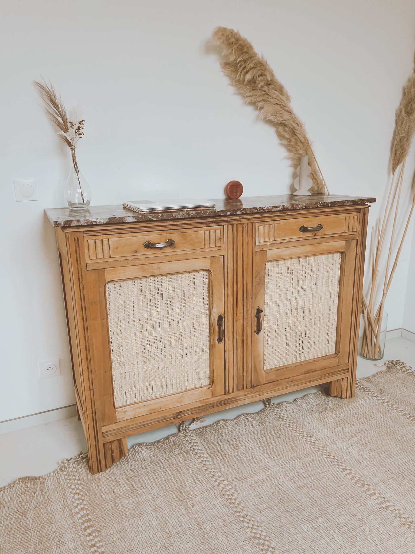 Buffet art deco bois brut raphia et marbre