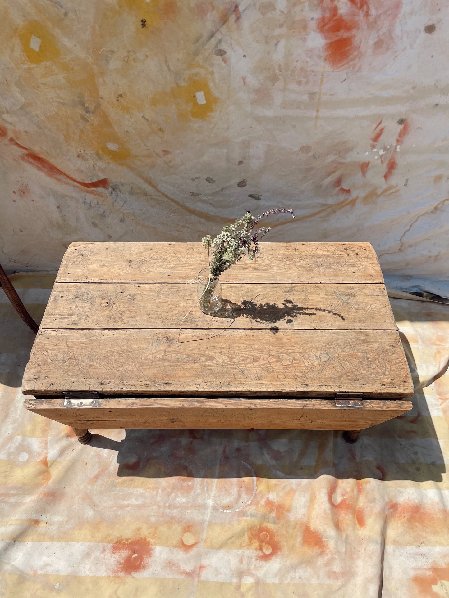 Table basse rustique en bois ancien