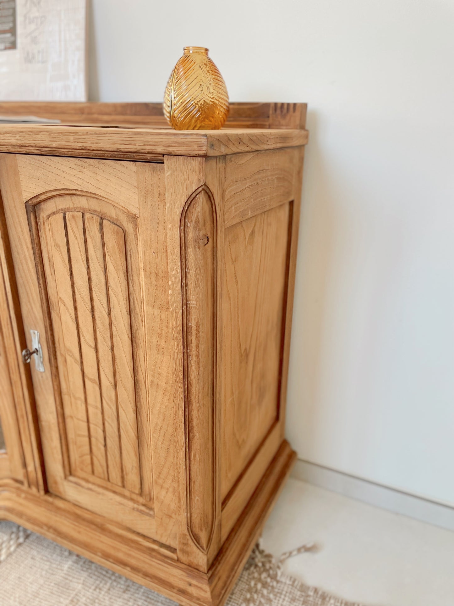 Buffet en bois brut vintage