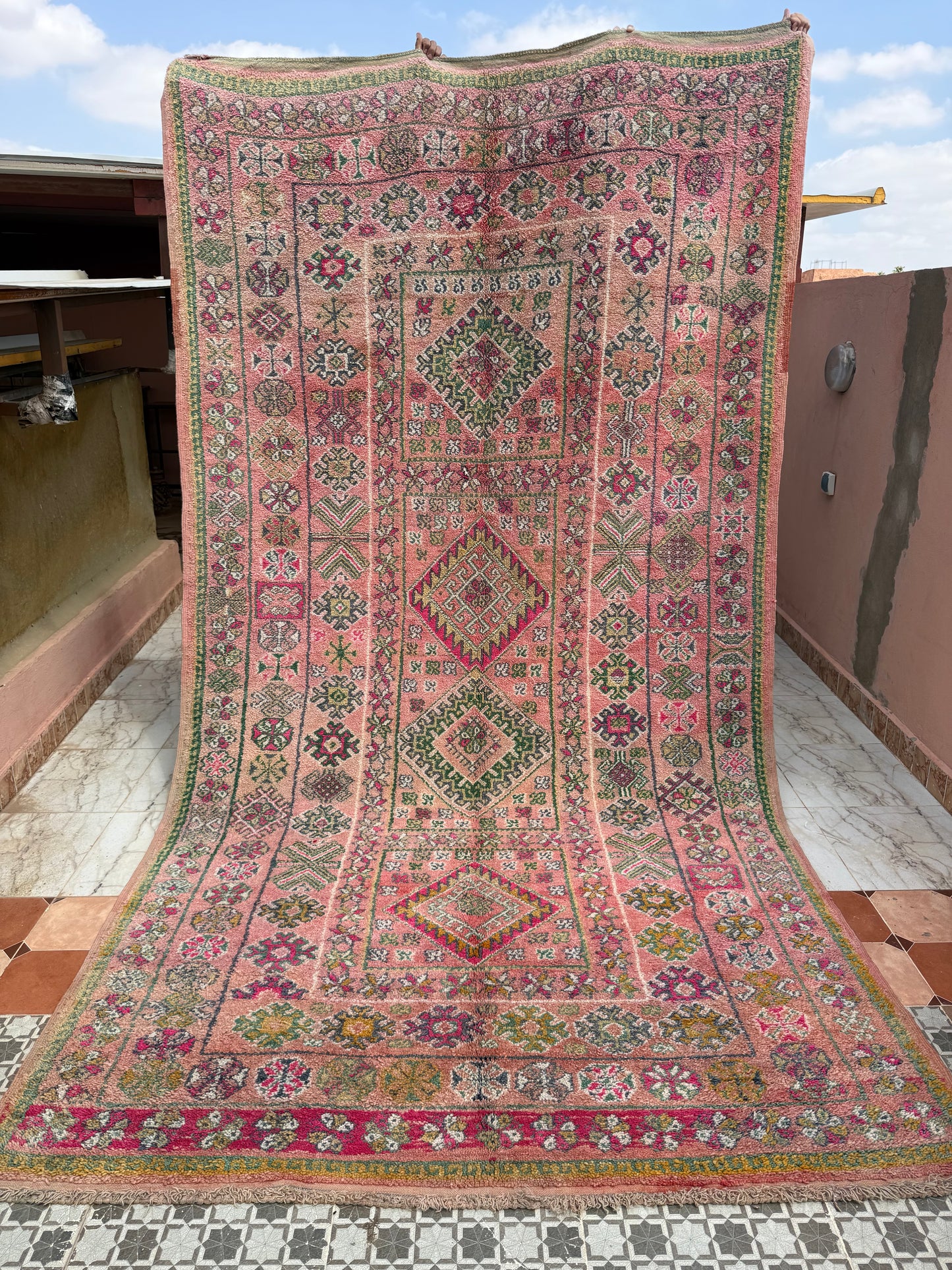 Magnifique grand Tapis berbère Beni M’Guild vintage