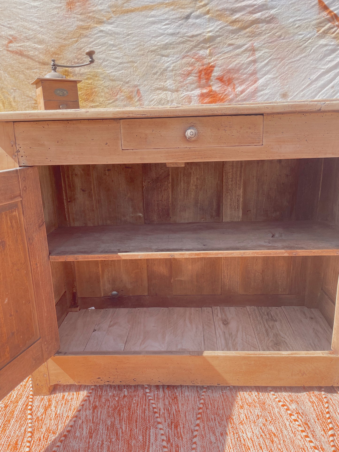 Buffet parisien vintage bois brut boheme et rustique