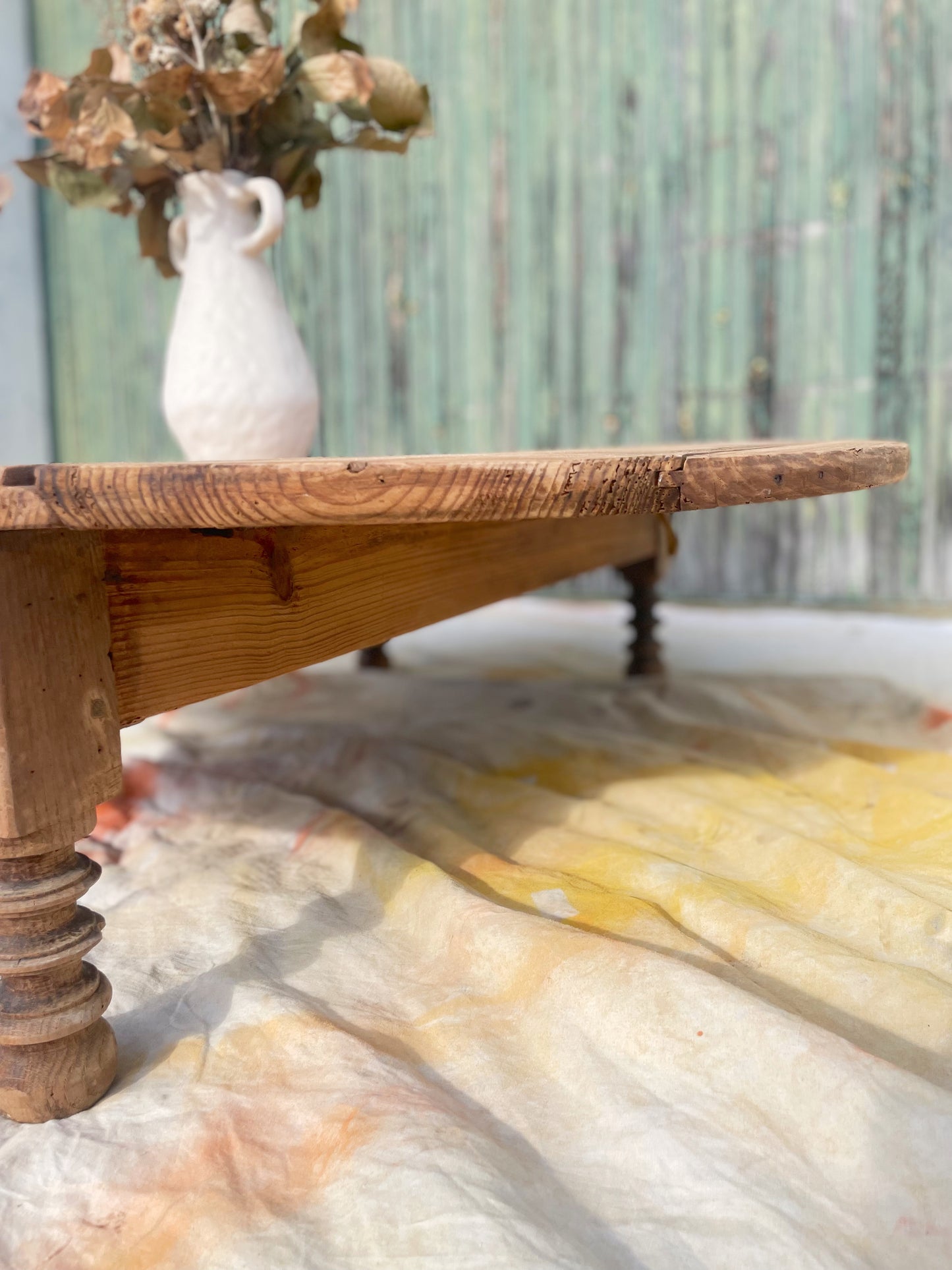 Grande table basse ronde vintage et rustique