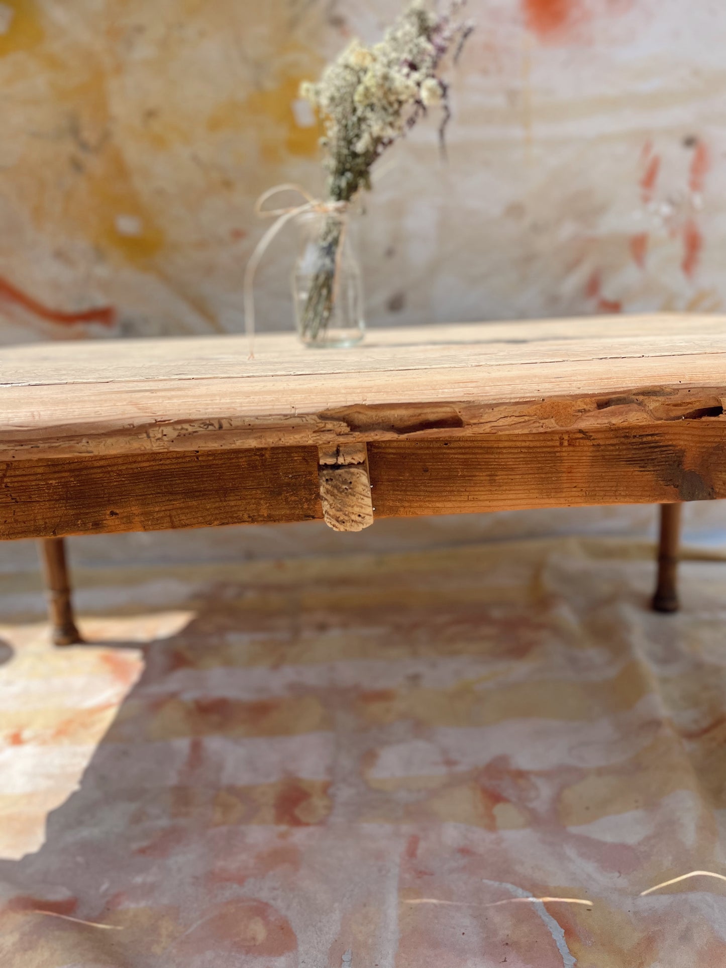 Table basse rustique en bois ancien
