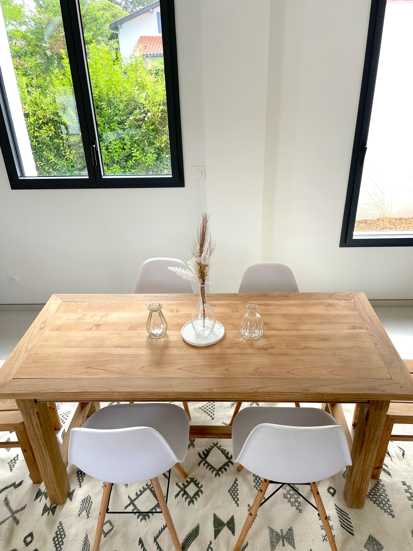 Table de ferme brutaliste bois brut