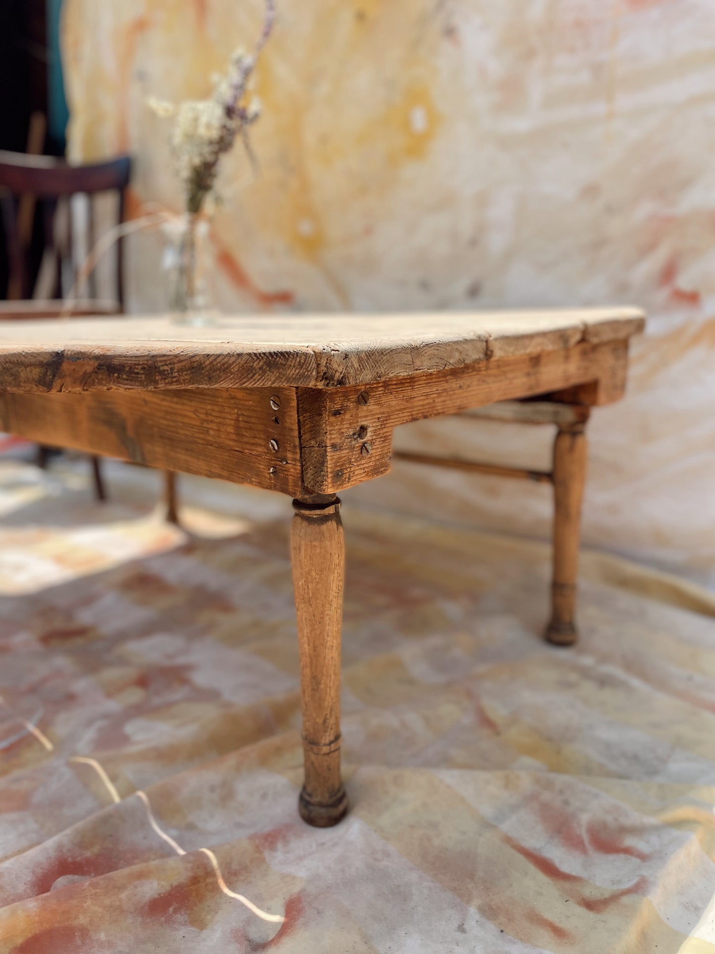 Table basse rustique en bois ancien