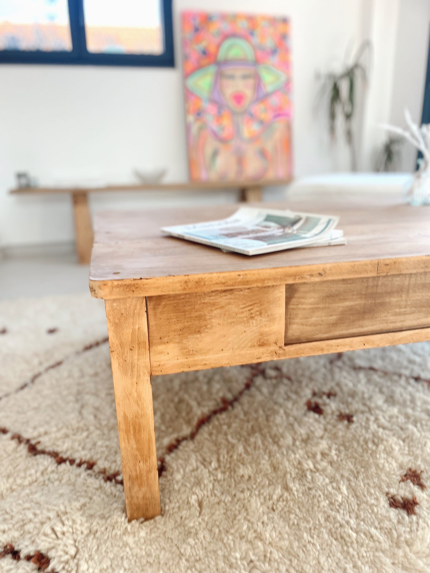 Grande Table basse en bois brut vintage