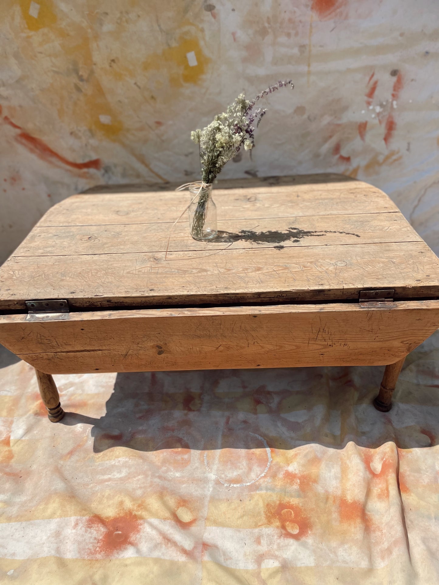 Table basse rustique en bois ancien
