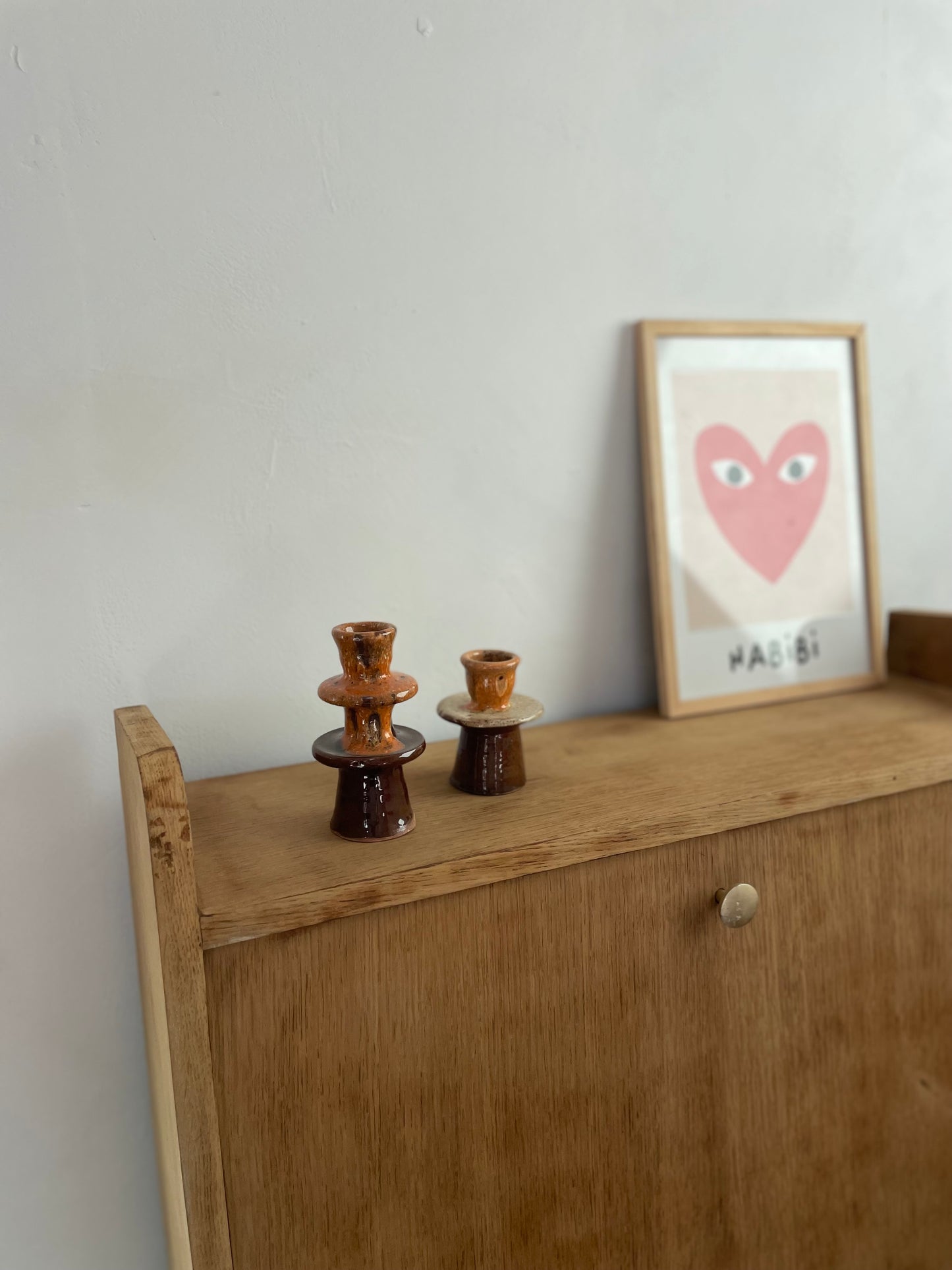 Secrétaire vintage en bois — petit bureau avec abattant et étagères