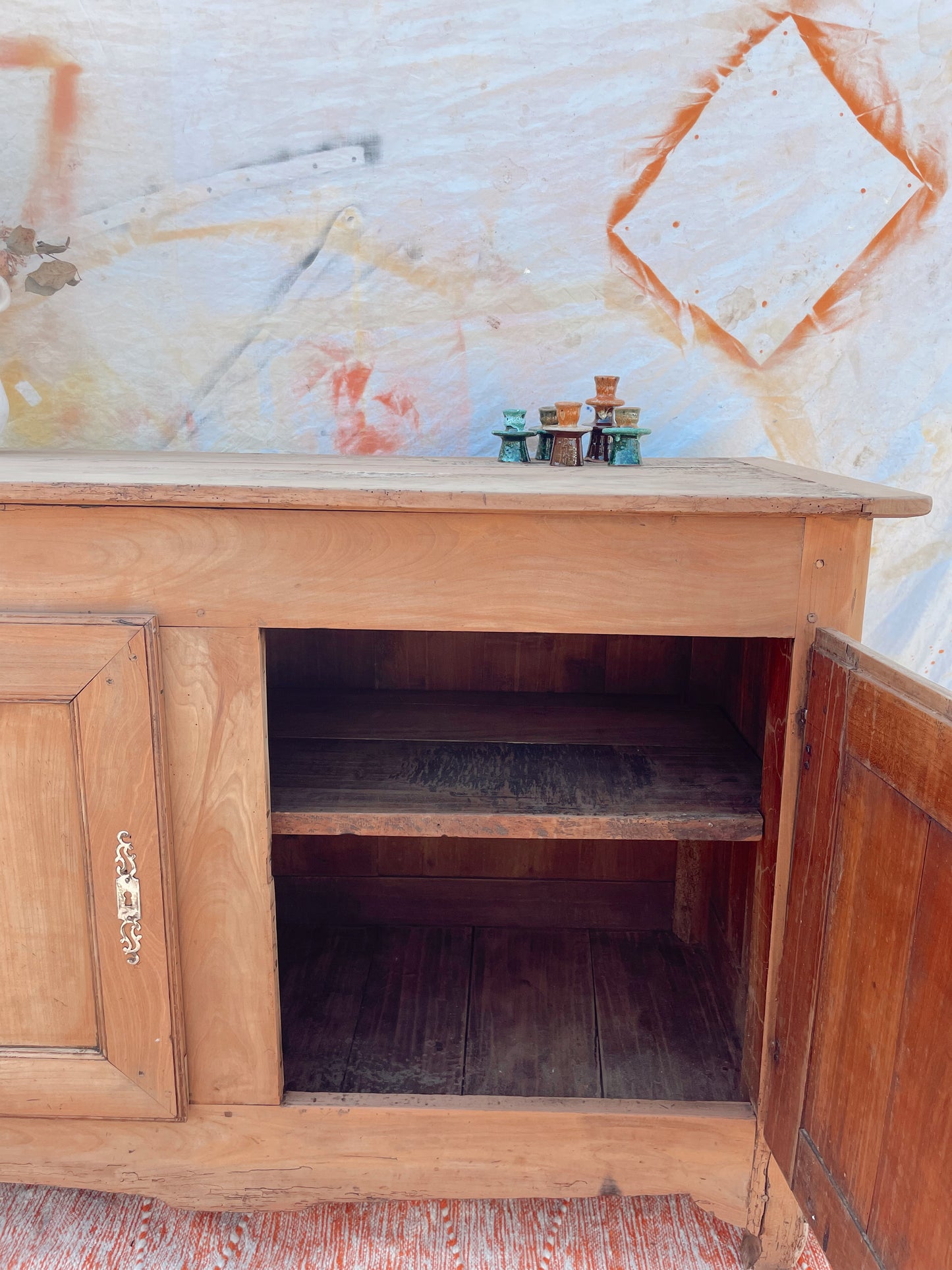 Buffet vintage rustique et classique