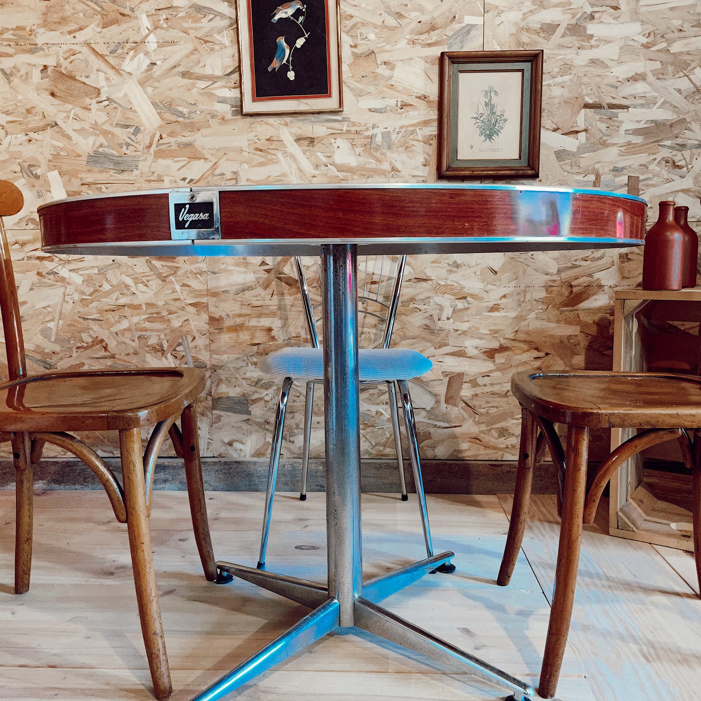 Table ronde Vintage "Vegasa"