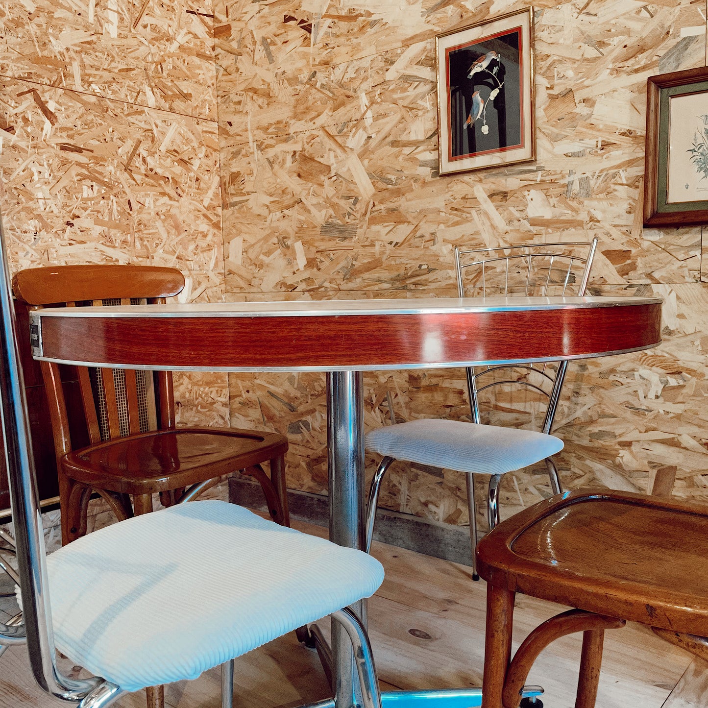 Table ronde Vintage "Vegasa"