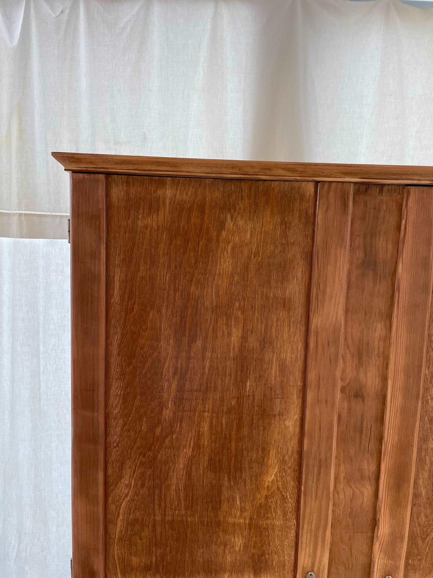 Armoire Penderie en bois vintage style scandinave