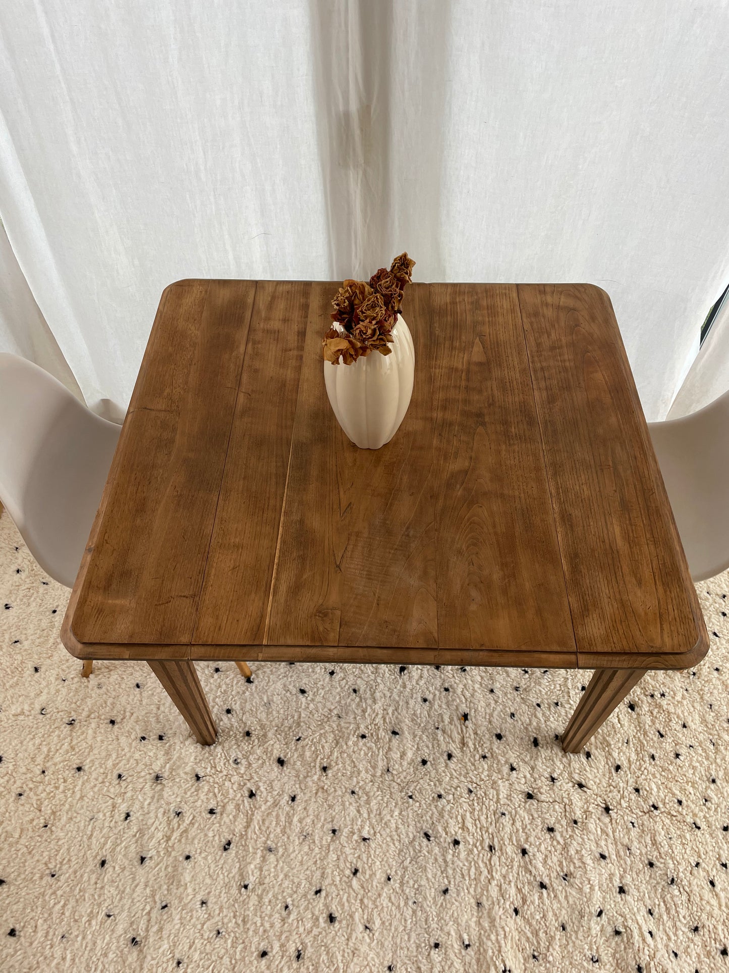 Table en bois brut vintage
