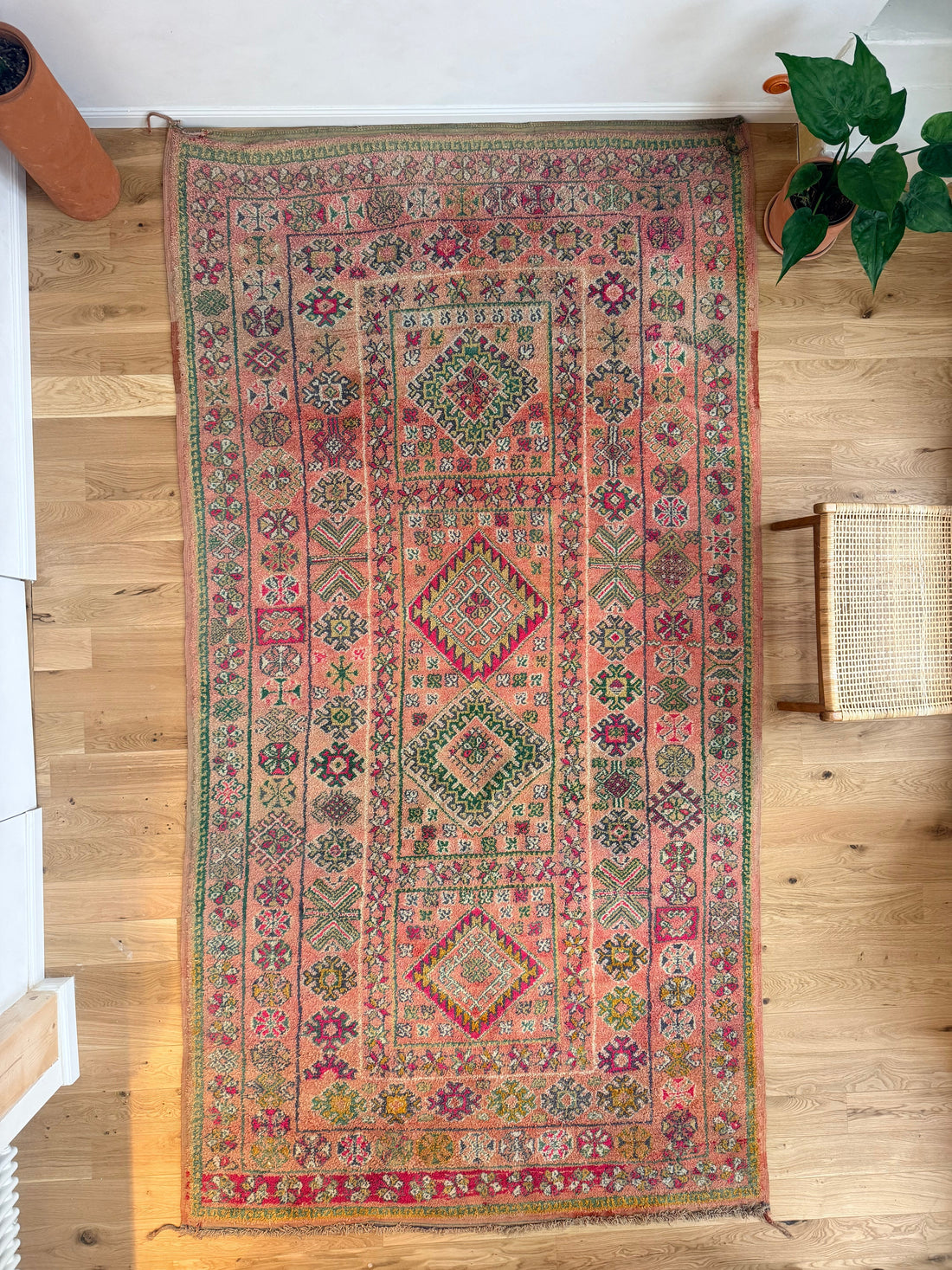 Comment choisir un tapis berbère ? Guide complet pour trouver la pièce idéale