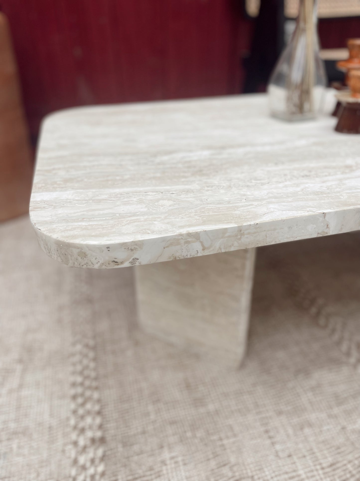 « Titine », table basse en Travertin naturel