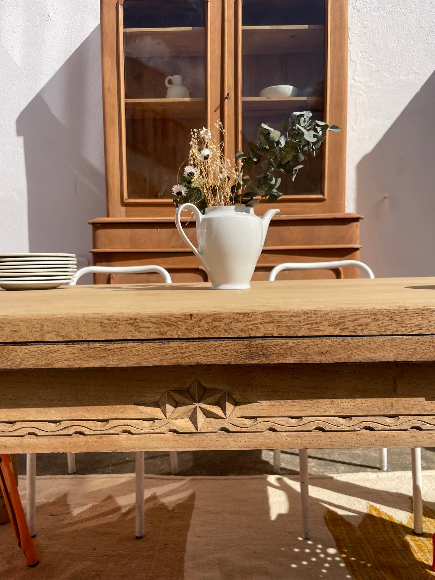 Grande table de ferme ancienne en bois massif – rallonges intégrées – pièce unique