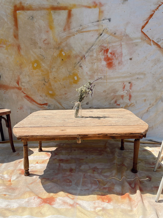 Table basse rustique en bois ancien