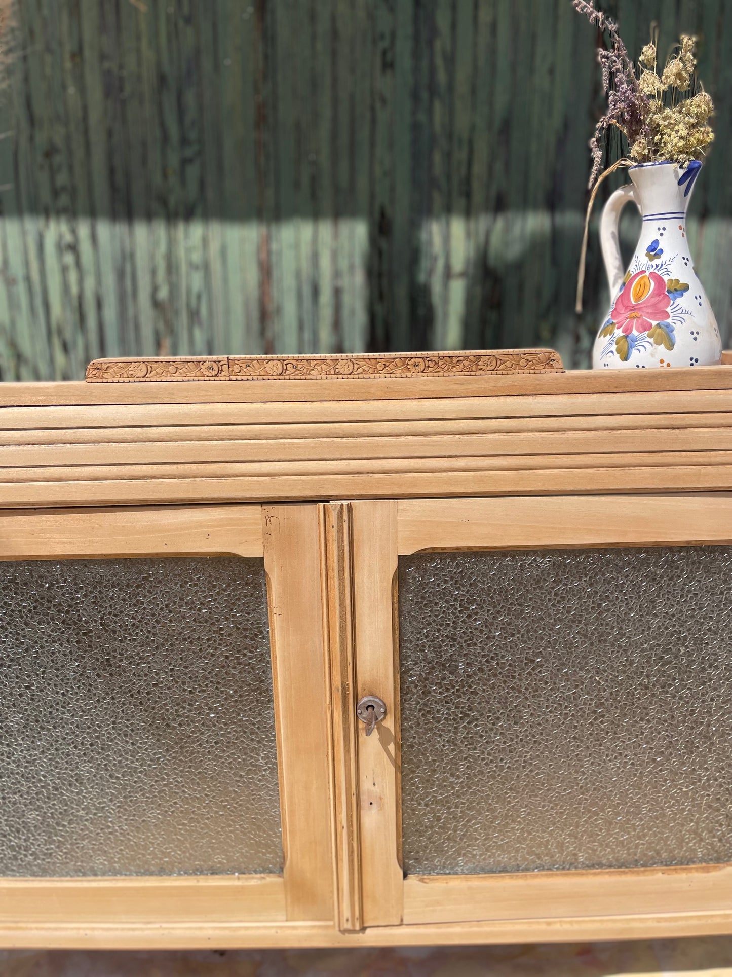 Buffet bas vitré ancien – Élégance Art Déco et charme intemporel