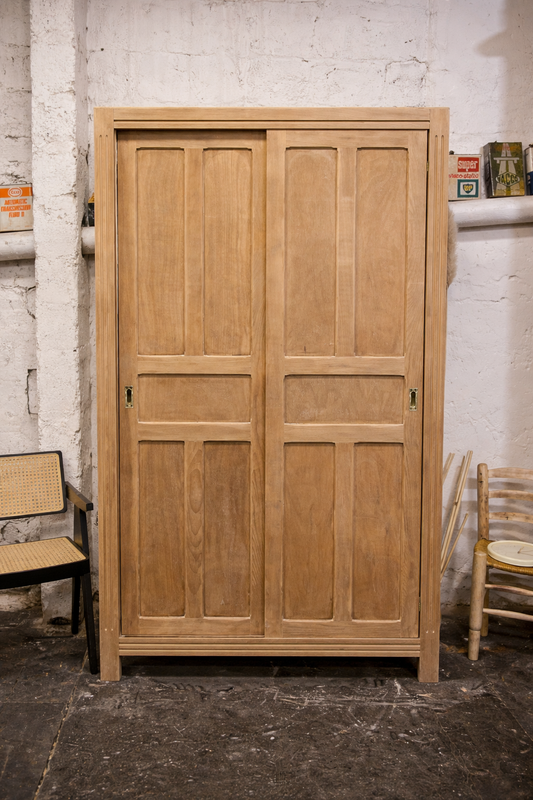 Armoire parisienne vintage en bois — années 50