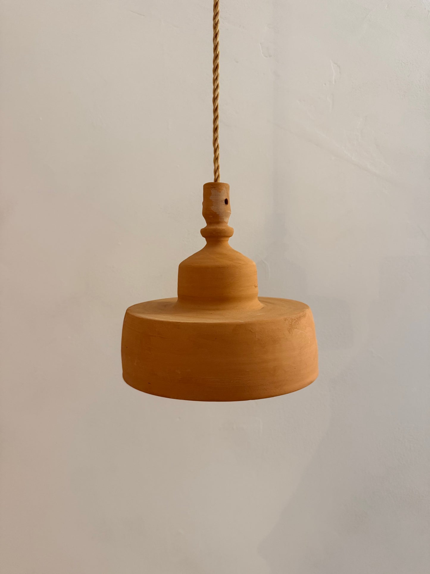 Suspension artisanale marocaine en terre cuite