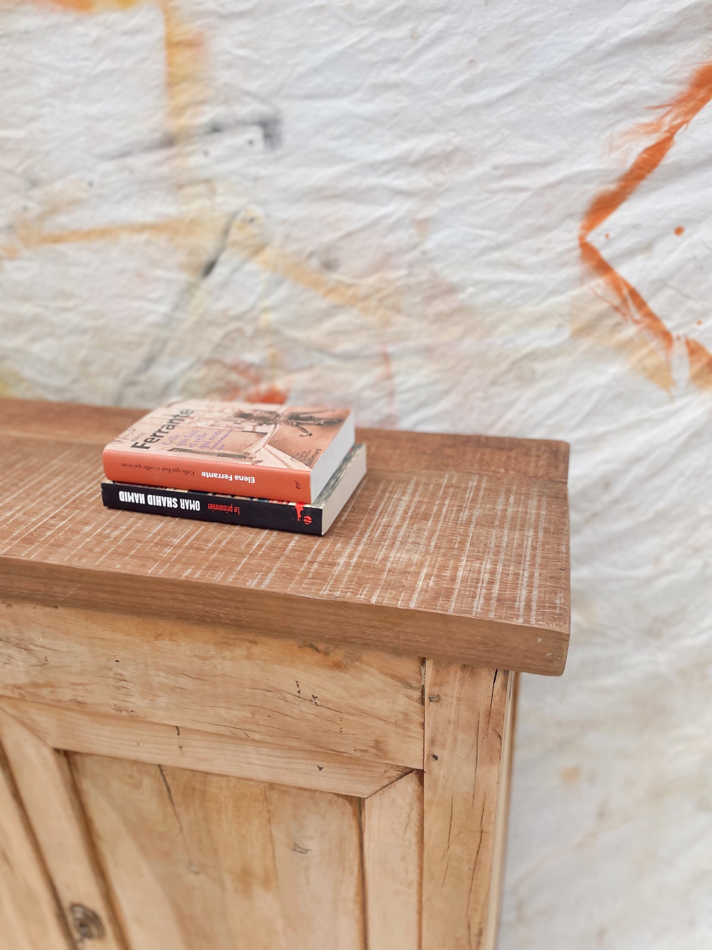 Buffet vintage en bois massif – entièrement décapé