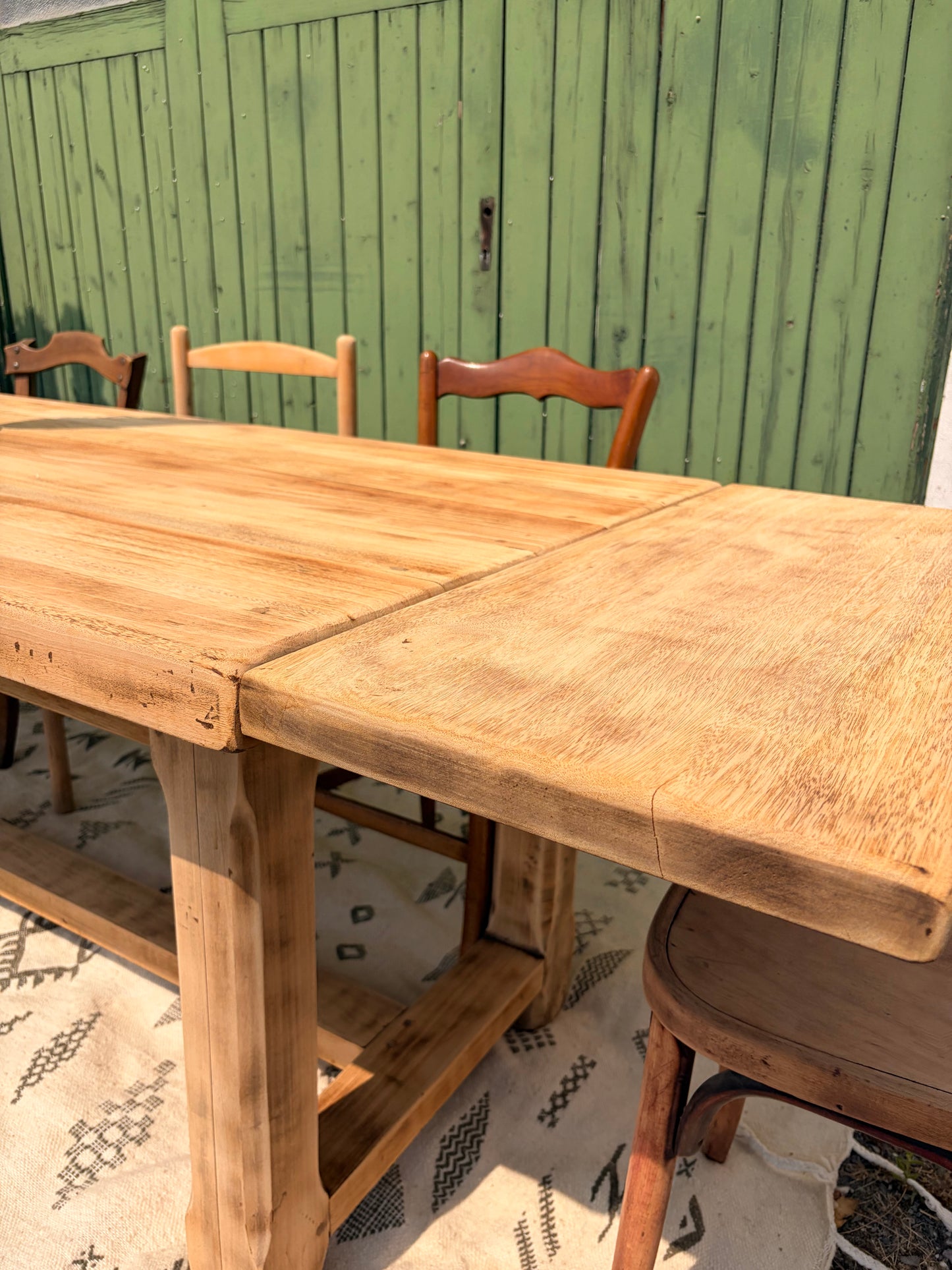 Grande table de ferme ancienne extensible en bois massif – 200 à 270 cm