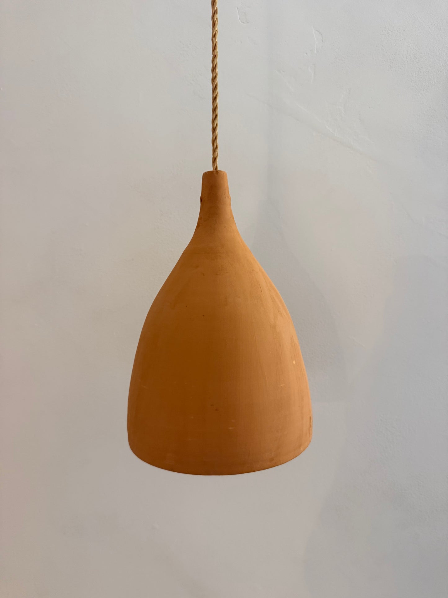 Suspension artisanale marocaine en terre cuite – forme goutte