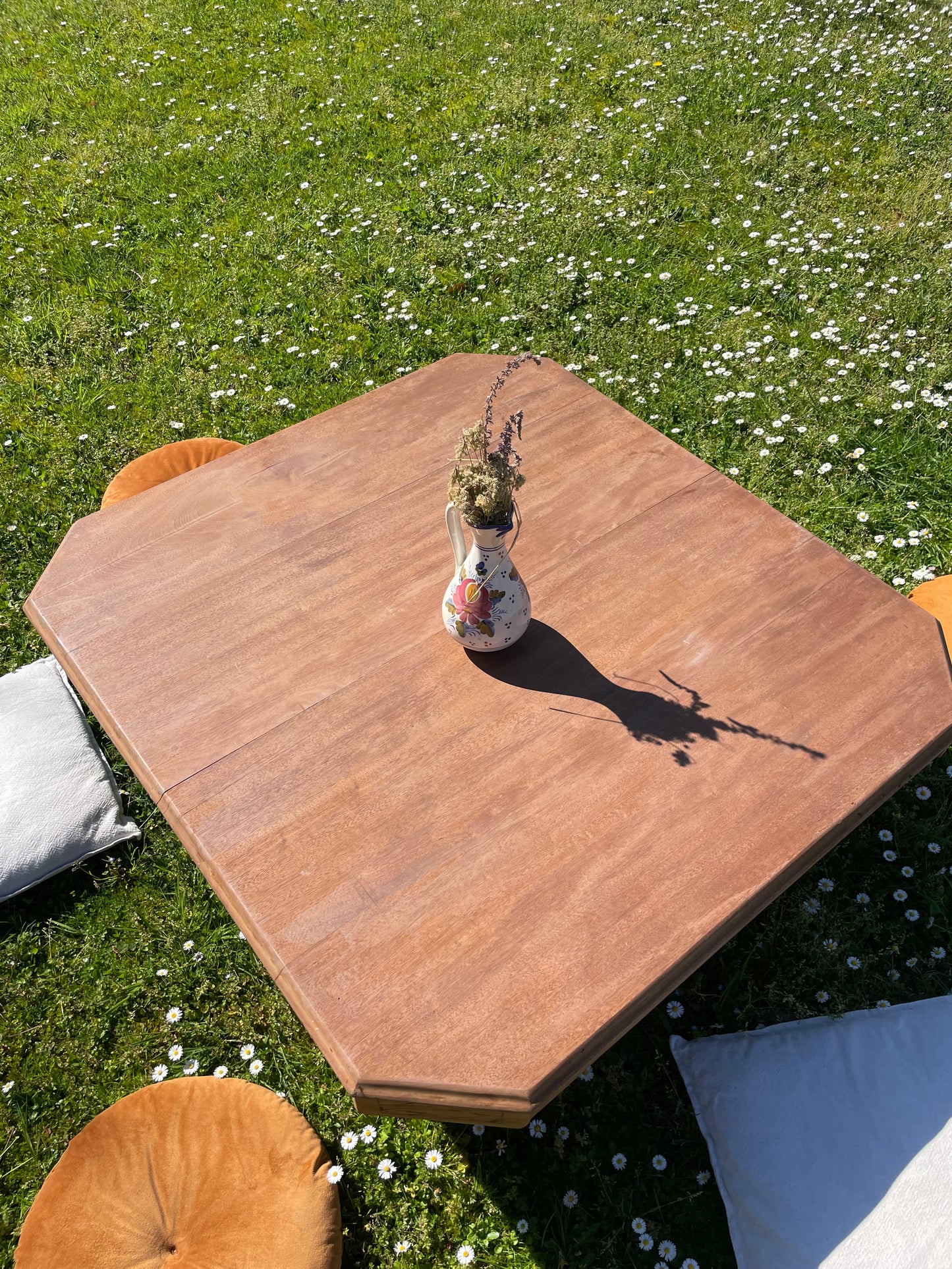 Grande table basse vintage en bois – table basse bohème