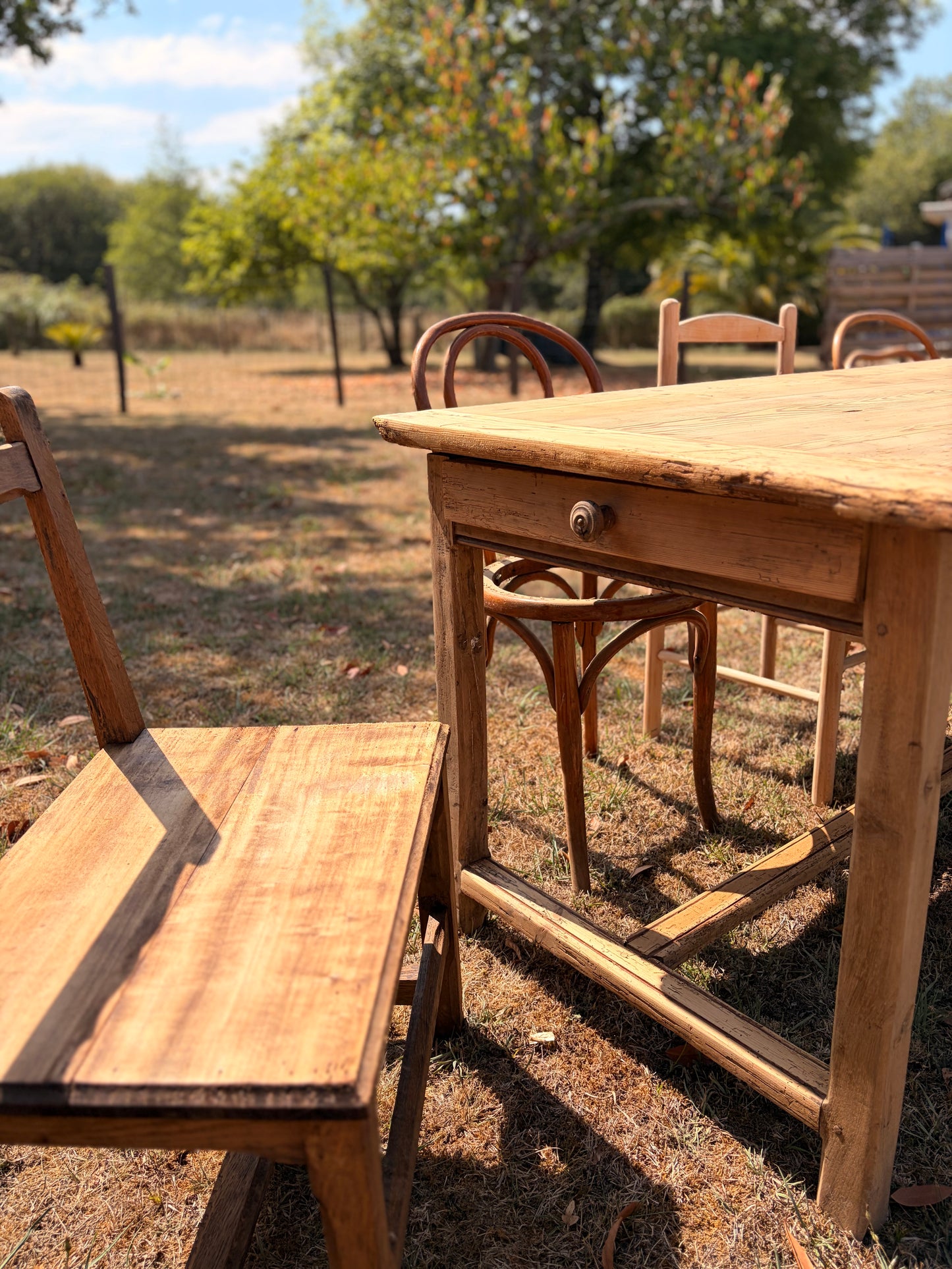 Ancienne table de ferme en bois massif – 200 cm – 3 tiroirs
