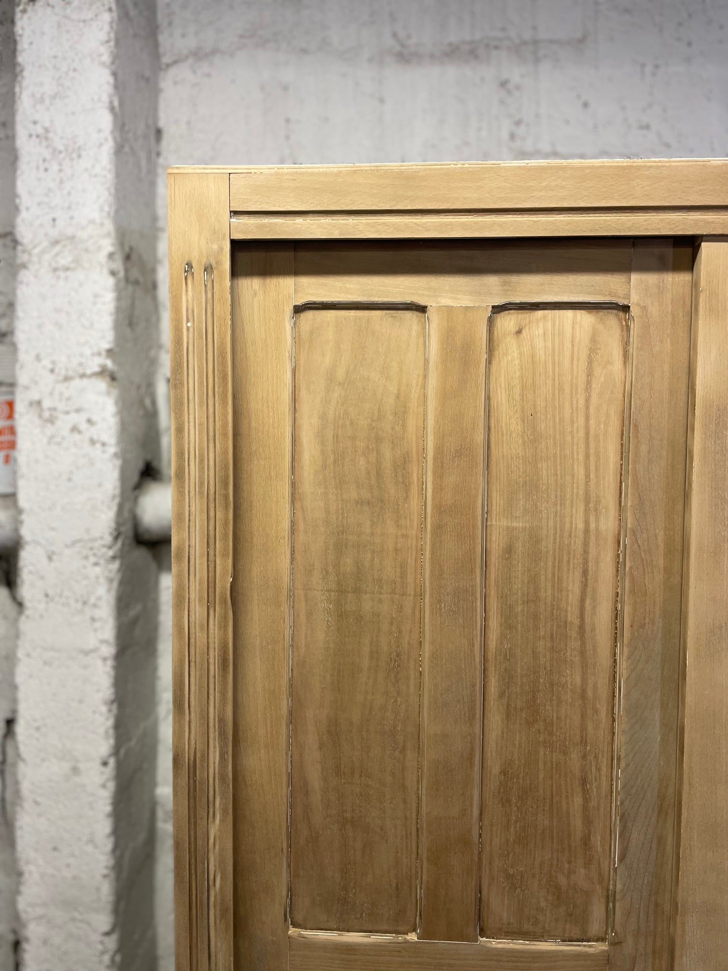 Armoire parisienne vintage en bois — années 50
