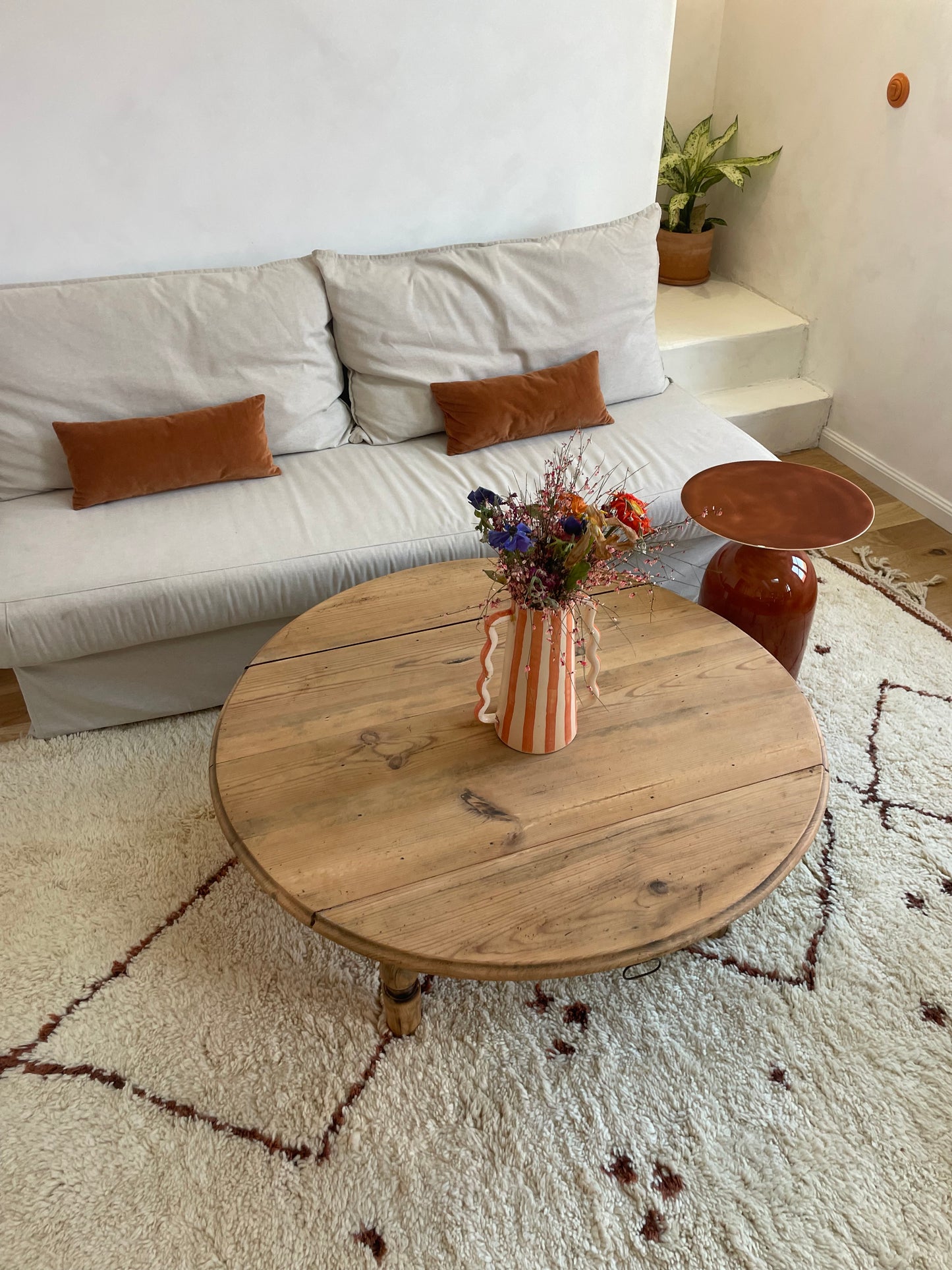 Table basse ancienne modulable en bois massif avec abattants — charme rustique authentique