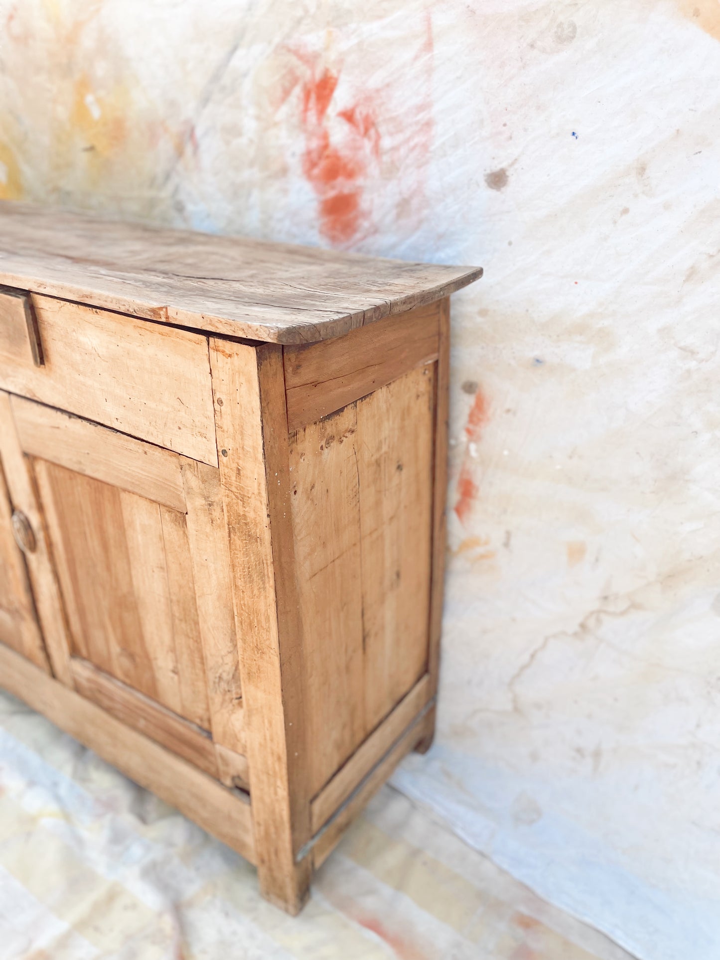 Buffet parisien  en  bois brut et décapé
