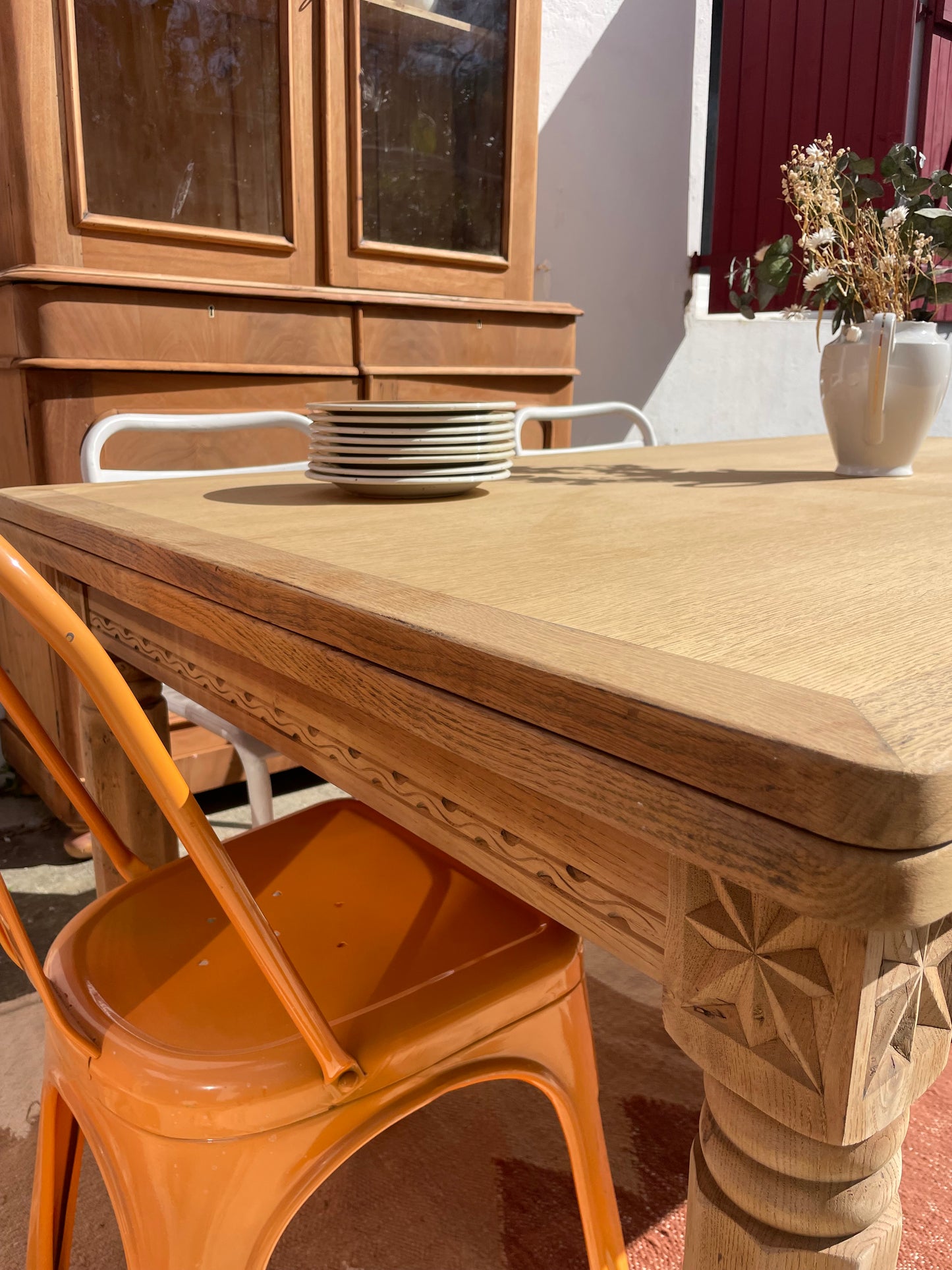 Grande table de ferme ancienne en bois massif – rallonges intégrées – pièce unique
